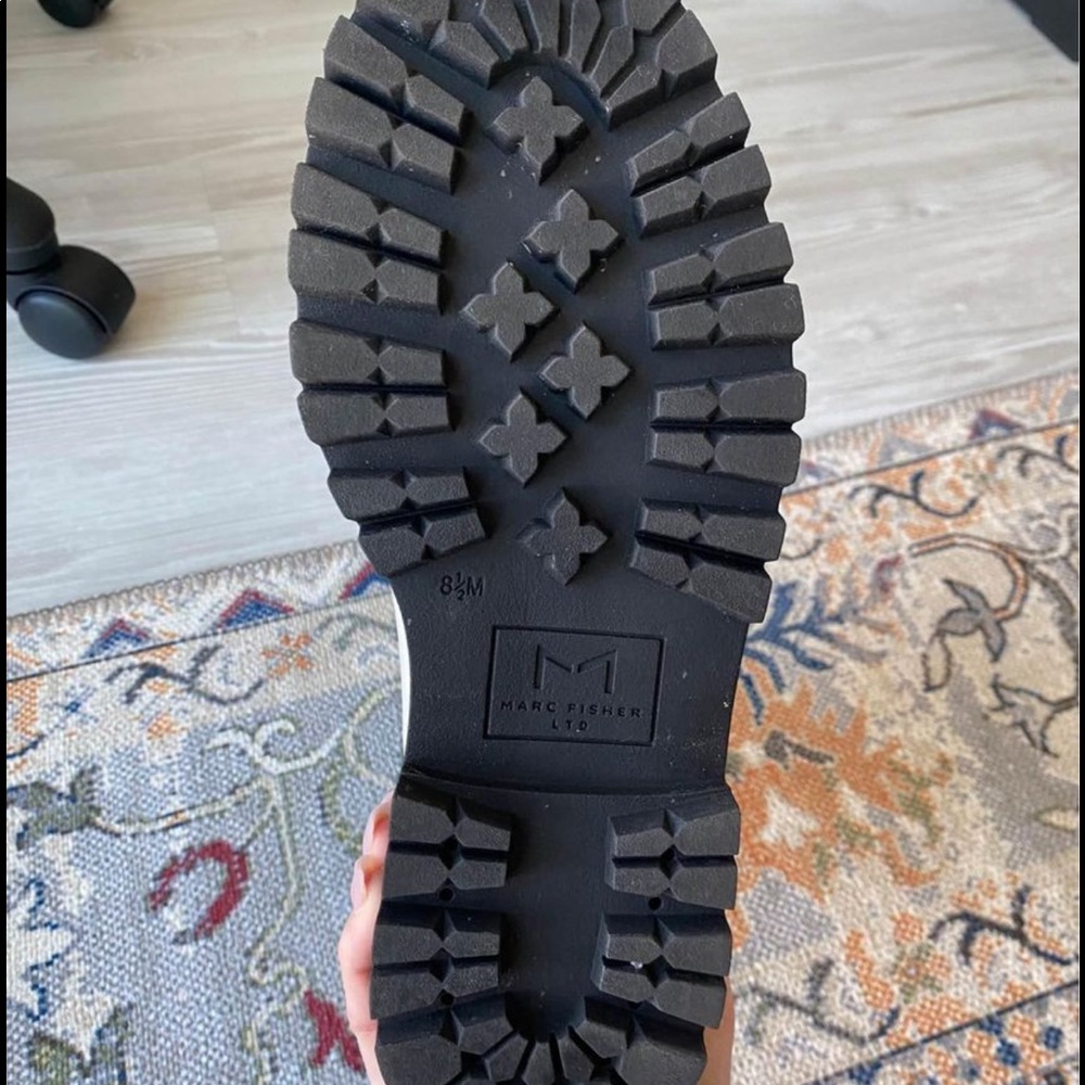 Women’s 8.5 Marc fisher White Platform Boots - Picture 8 of 10